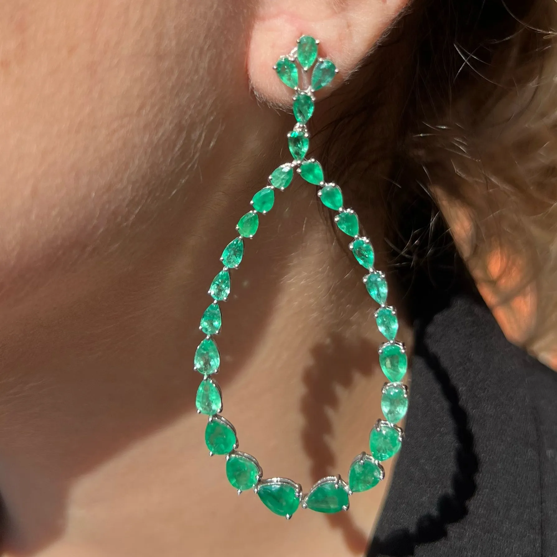 15.19ct Emerald 18K Gold Teardrop Earrings