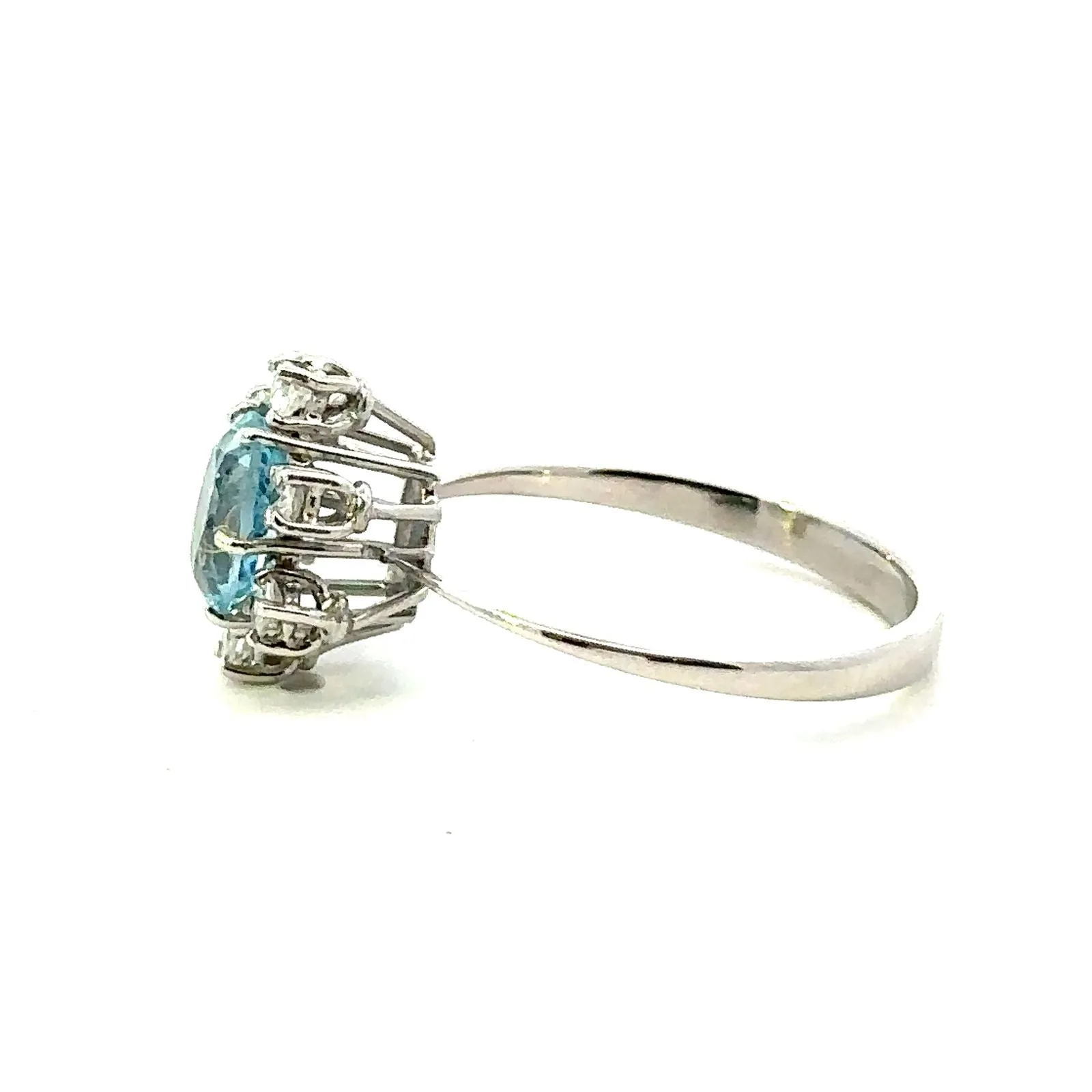 18ct White Gold Aquamarine & Diamond Cluster Ring.