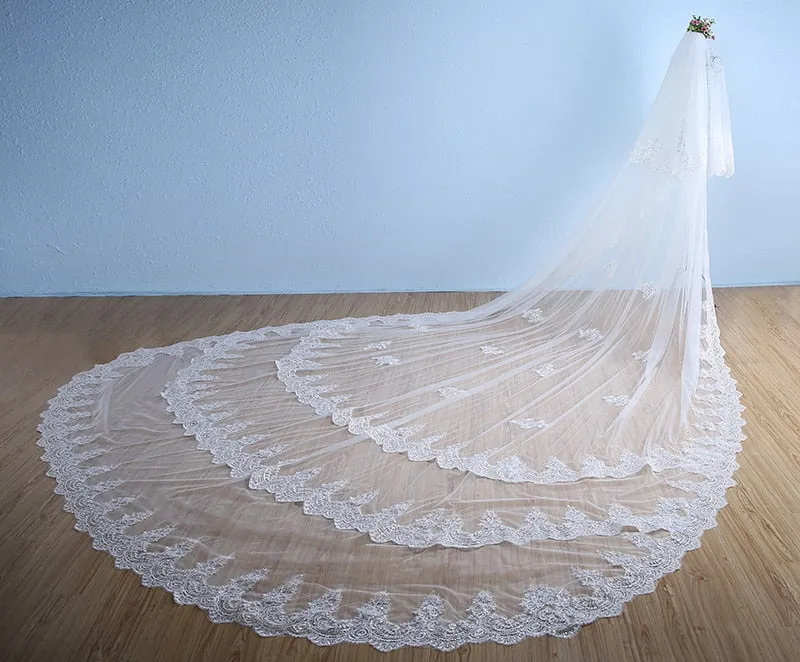 5 Meter White/Ivory 3 Layer Beautiful Cathedral Length Lace Edge Wedding Veil With Comb
