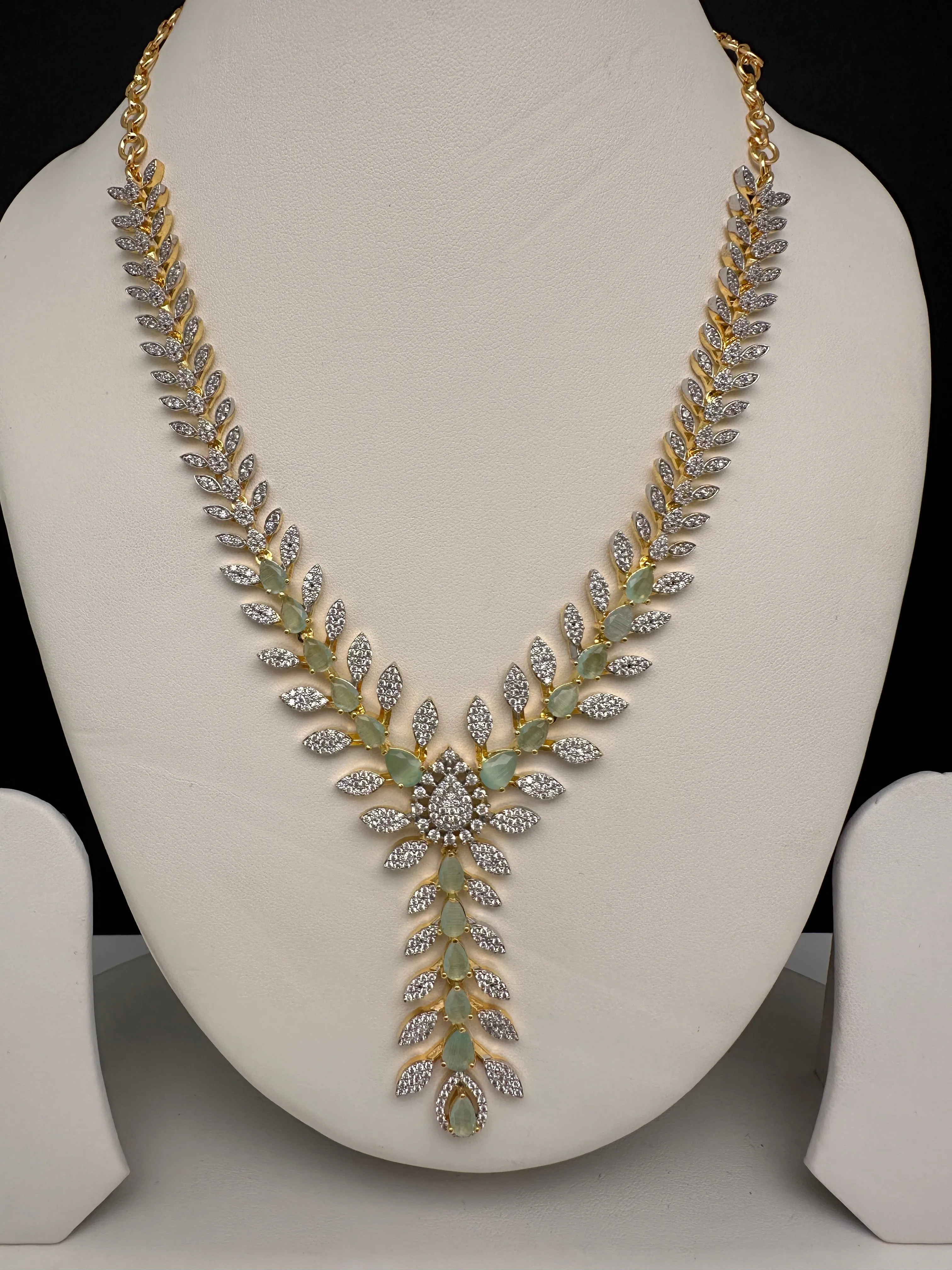 AD Color Stone Dainty Short Necklace
