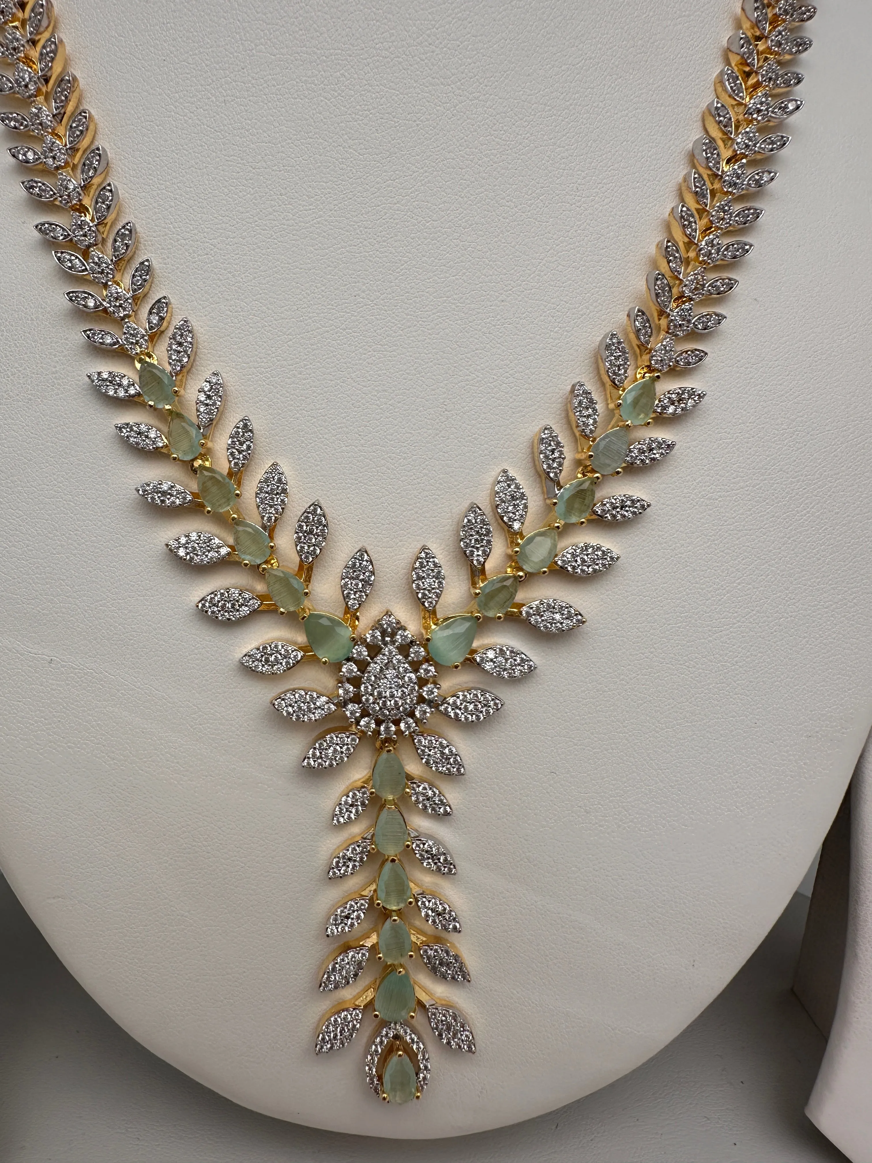 AD Color Stone Dainty Short Necklace