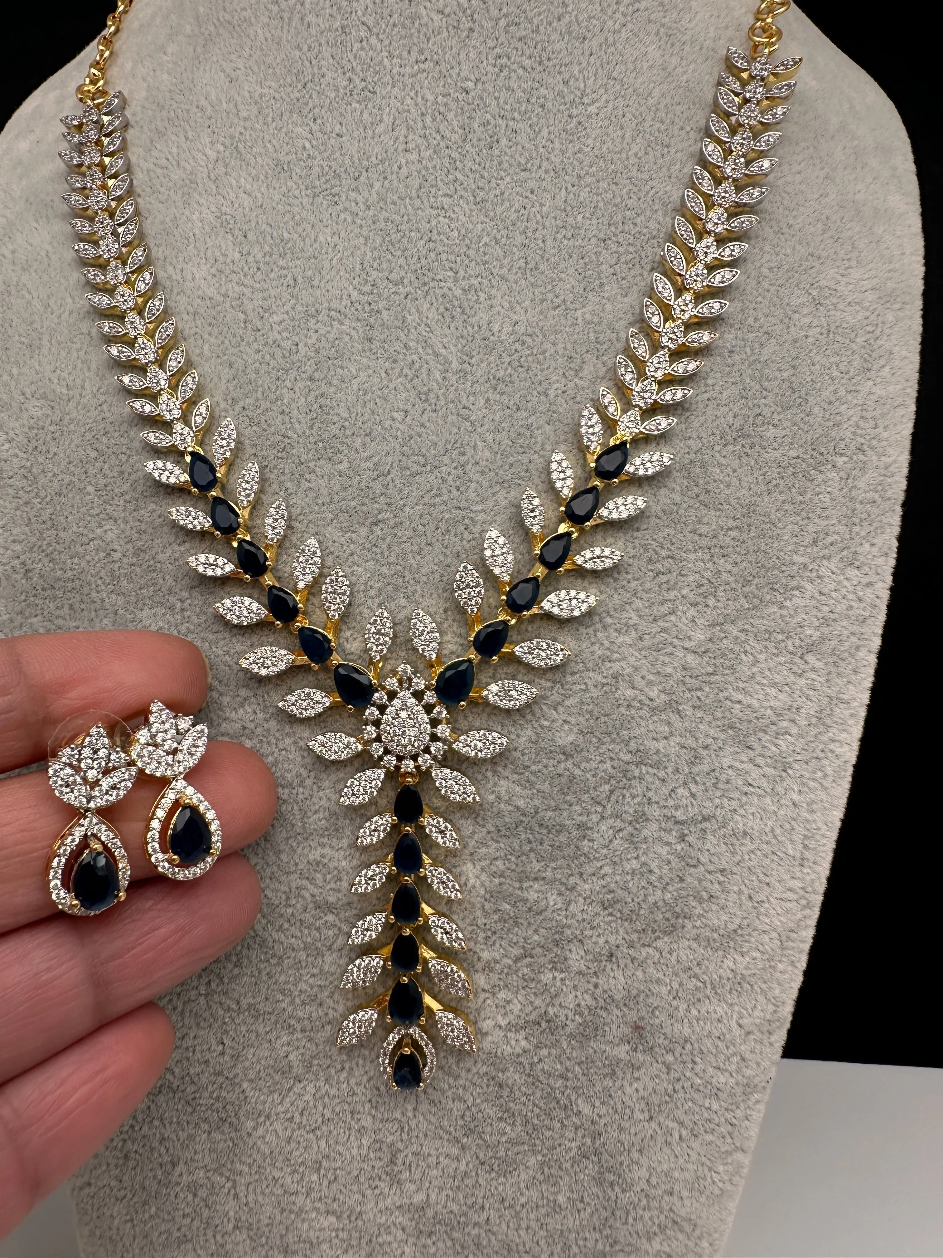 AD Color Stone Dainty Short Necklace