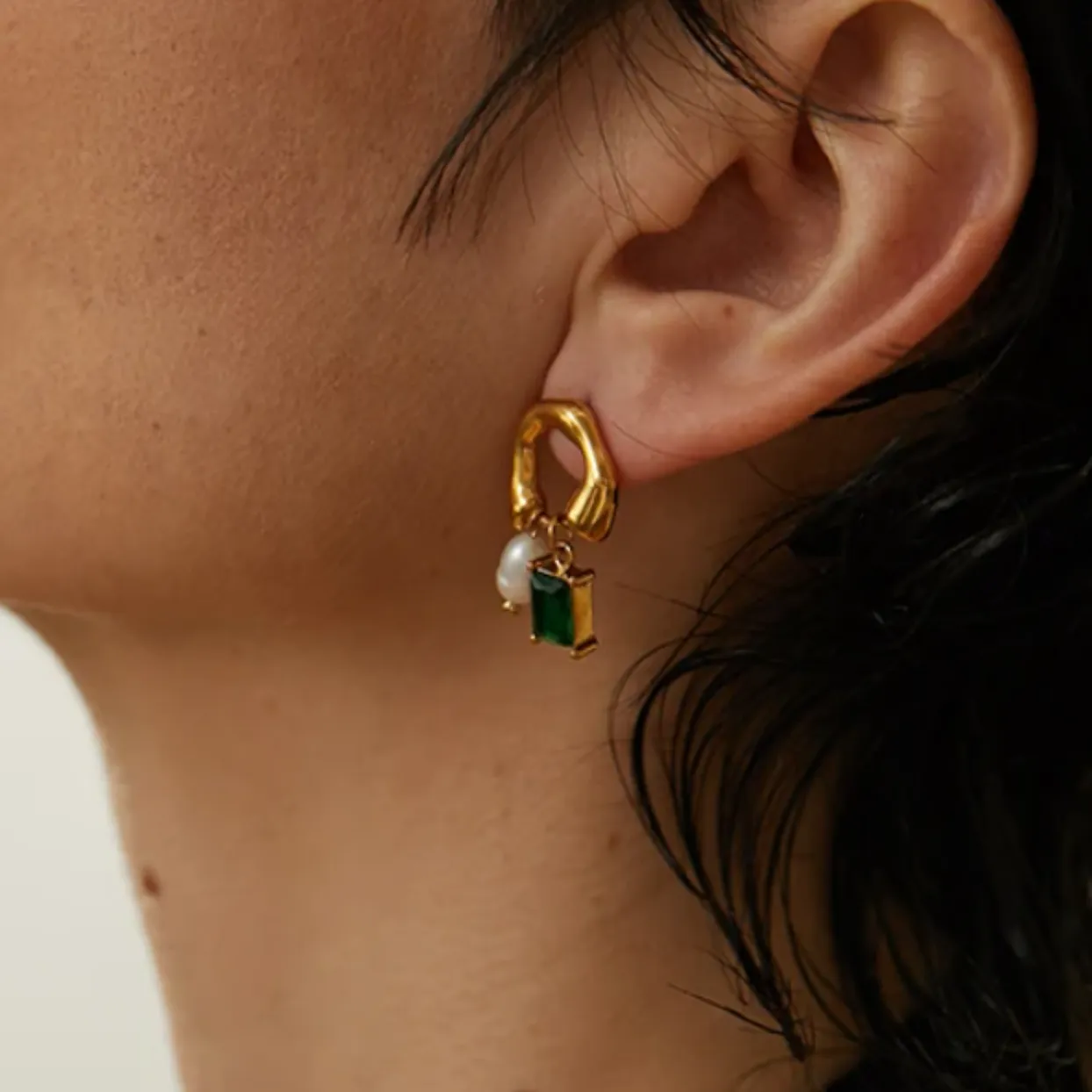 BAROQUE PEARL CUBIC ZIRCONIAN / EMERALD GOLD -  WATERPROOF EARRINGS