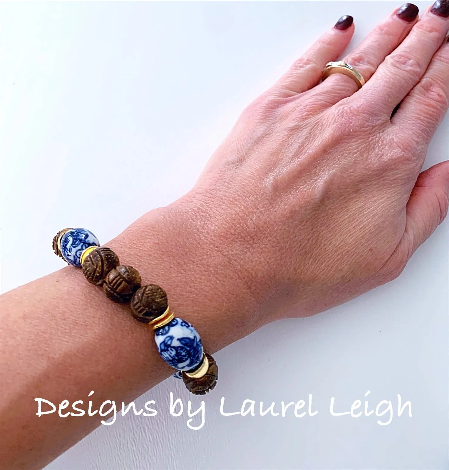 Chinoiserie Brown Carved Horn Bracelet