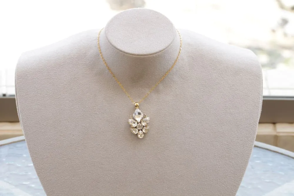 CLEAR CLUSTER PENDANT