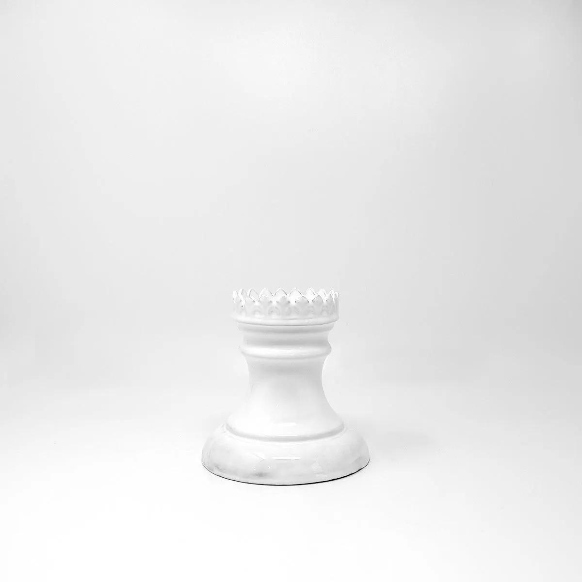 Couronne candle holder on foot