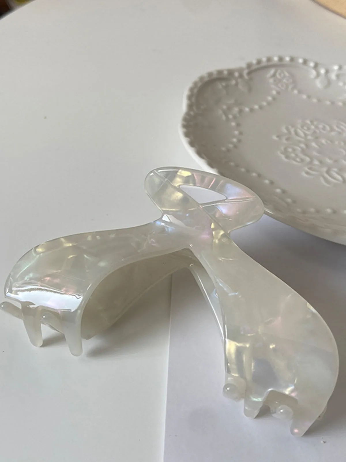 Elegant Acetic Acid Grab Hair Clip