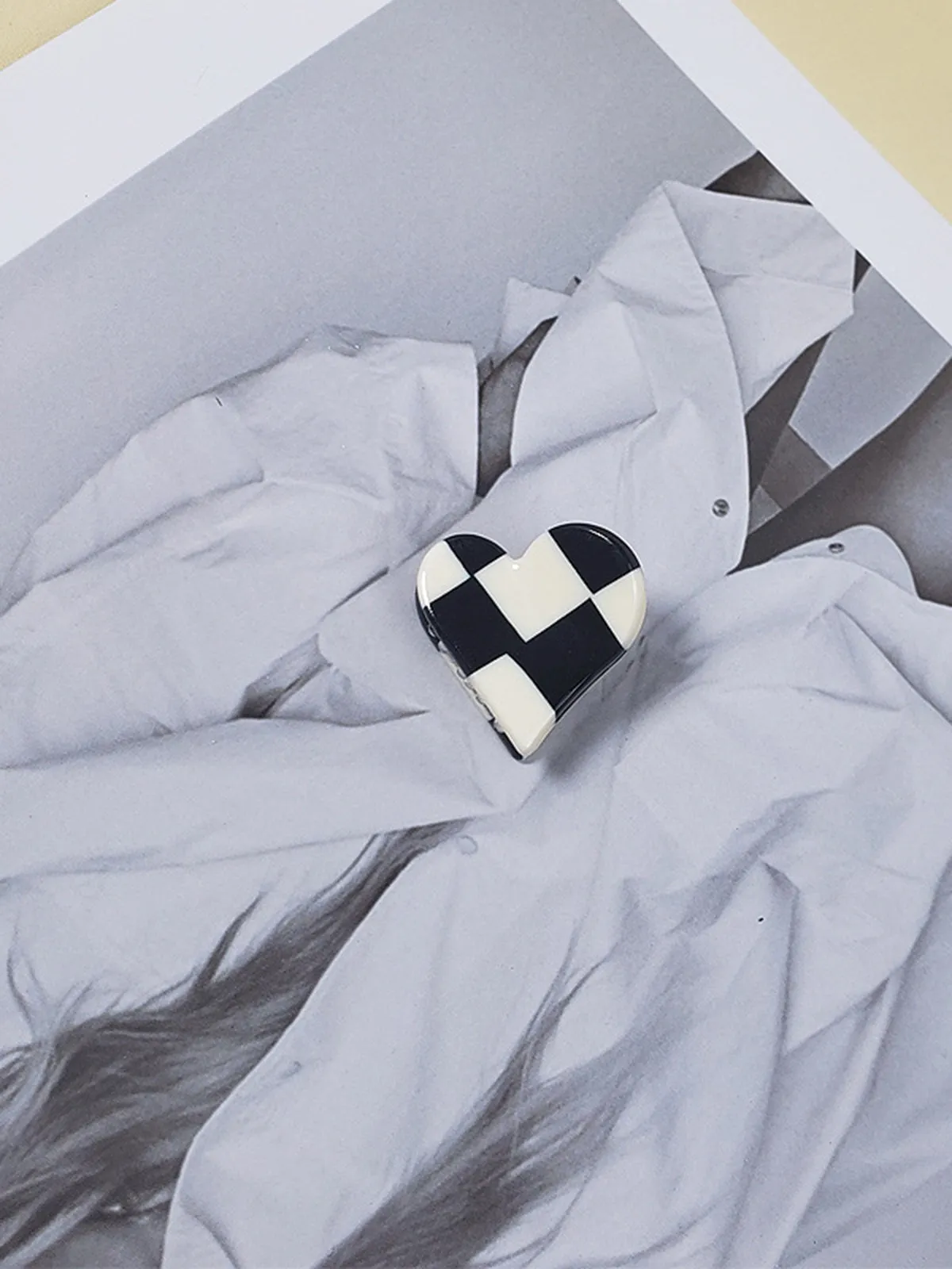 Heart-Shaped Symphony Bangs Chirp Broken Hairpin