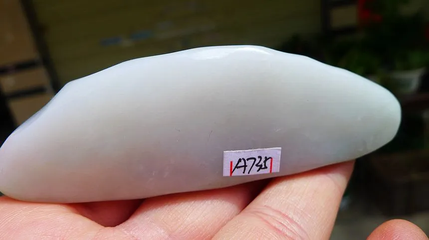Natural Jade Rough Jadeite Raw (101g,8.8X2.8X2.3cm)
