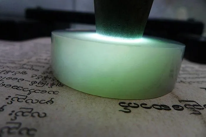 Natural Jade Rough Jadeite Raw (123g,5.4X1.6cm)