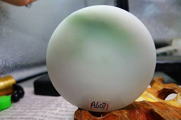 Natural Jade Rough Jadeite Raw (123g,5.4X1.6cm)