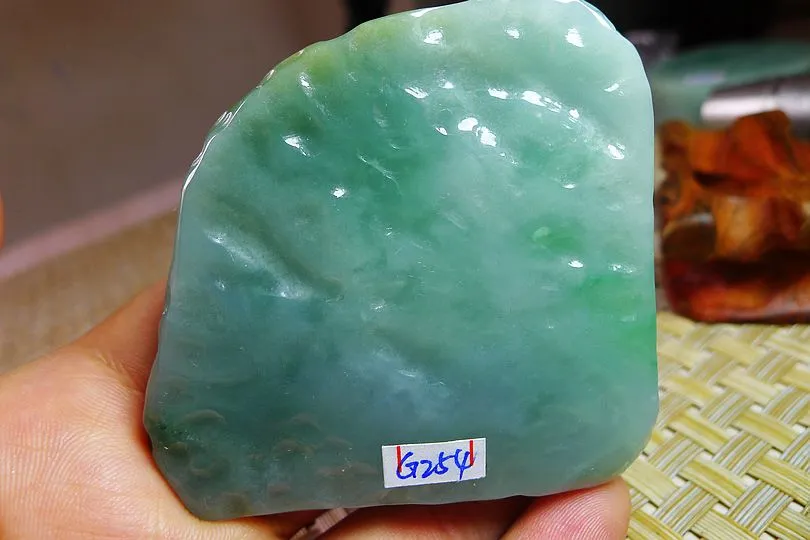 Natural Jade Rough Jadeite Raw (123g,5.7X6X1.45cm)