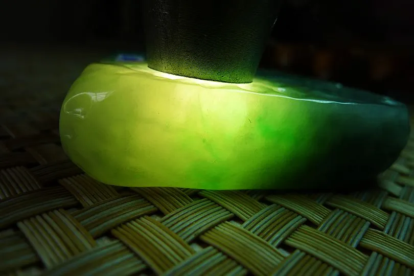 Natural Jade Rough Jadeite Raw (123g,5.7X6X1.45cm)
