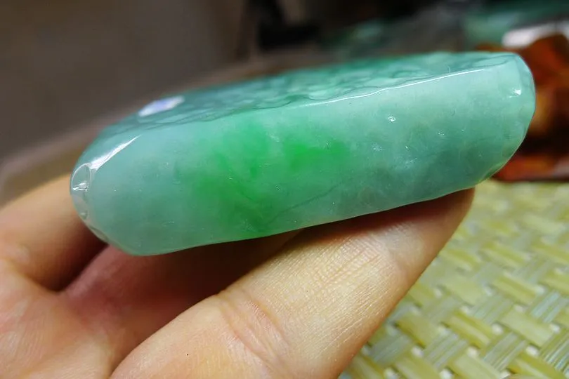 Natural Jade Rough Jadeite Raw (123g,5.7X6X1.45cm)