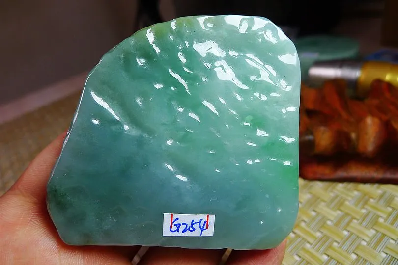 Natural Jade Rough Jadeite Raw (123g,5.7X6X1.45cm)