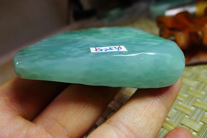 Natural Jade Rough Jadeite Raw (123g,5.7X6X1.45cm)