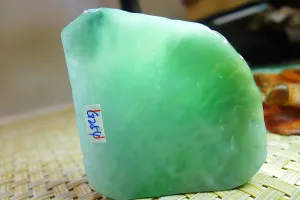 Natural Jade Rough Jadeite Raw (123g,5.7X6X1.45cm)