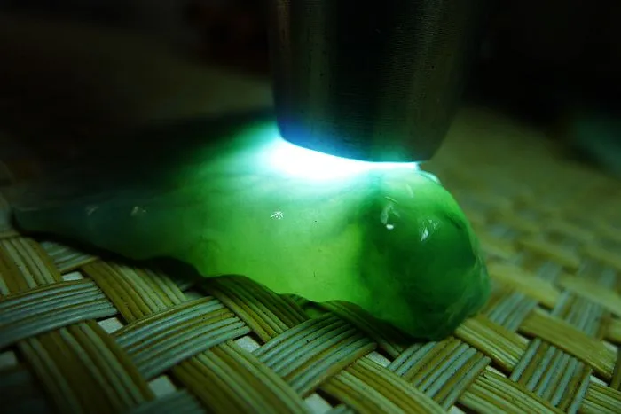 Natural Jade Rough Jadeite Raw (49g,5.5X4.7X1.1cm)