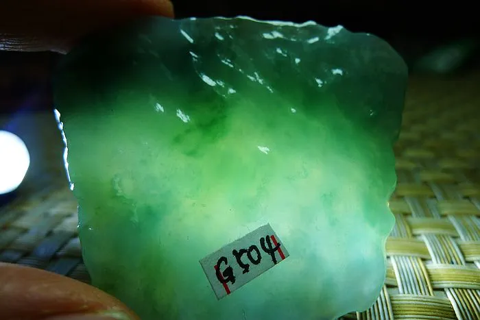 Natural Jade Rough Jadeite Raw (49g,5.5X4.7X1.1cm)