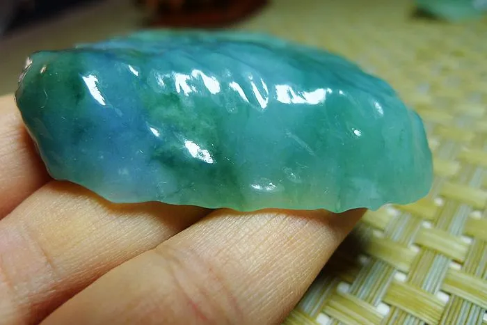 Natural Jade Rough Jadeite Raw (49g,5.5X4.7X1.1cm)