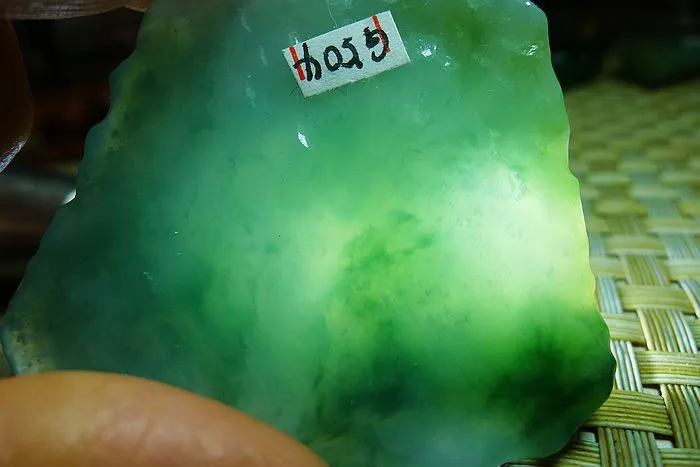 Natural Jade Rough Jadeite Raw (49g,5.5X4.7X1.1cm)