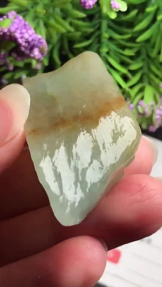 Natural Jade Rough Jadeite Raw (5.0x2.4X1.2cm)-S3259