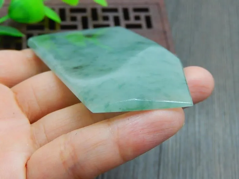 Natural Jade Rough Jadeite Raw (51g, 87X42X6mm)