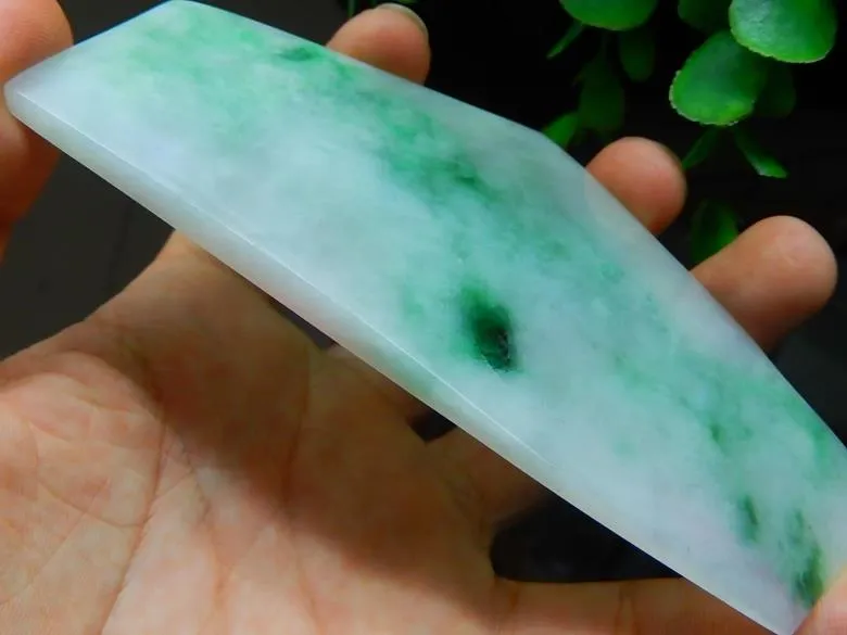 Natural Jade Rough Jadeite Raw (66g, 115X57X5.2mm)