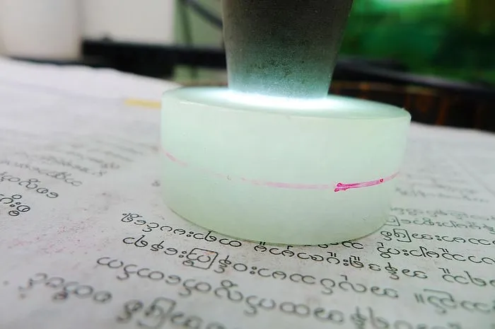 Natural Jade Rough Jadeite Raw (69g,4X1.66cm)