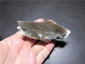 Natural Kunlun Jade Rough Nephrite Raw (101.84g, 93X42X25mm)