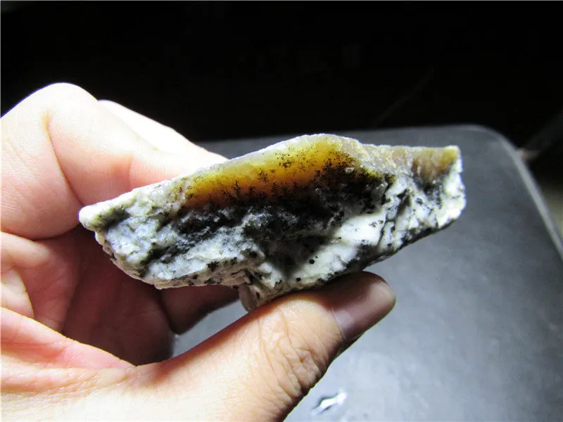 Natural Kunlun Jade Rough Nephrite Raw (101.84g, 93X42X25mm)