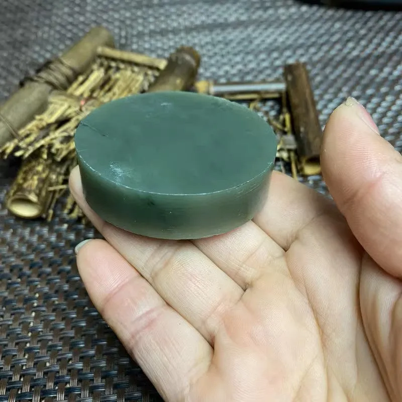 Natural Kunlun Jade Rough Nephrite Raw (104g,5.5X1.5cm)