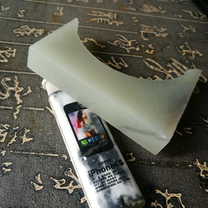 Natural Kunlun Jade Rough Nephrite Raw (108g, 8X2X1.4cm)
