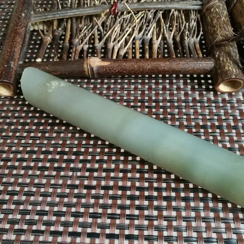 Natural Kunlun Jade Rough Nephrite Raw (115g, 12.5X1.9cm)