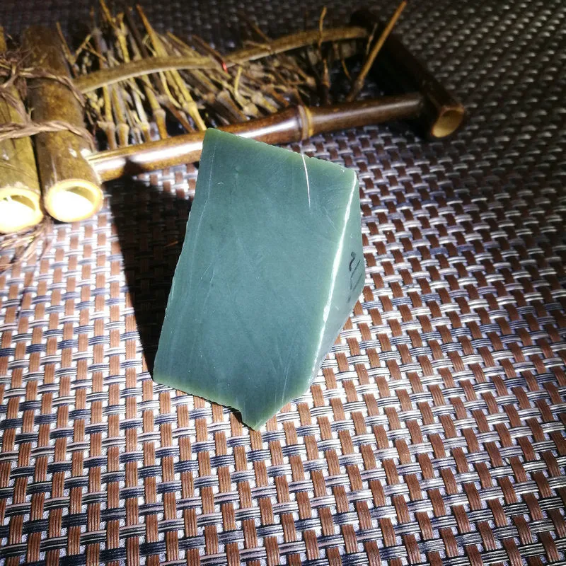 Natural Kunlun Jade Rough Nephrite Raw (117g,6X4X3.3cm)