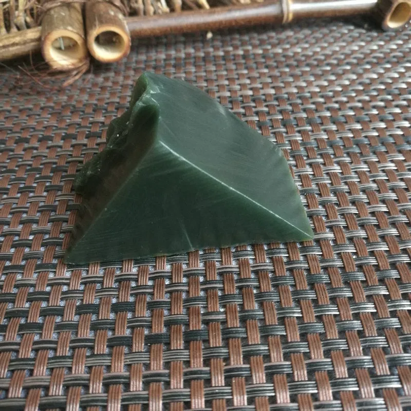 Natural Kunlun Jade Rough Nephrite Raw (117g,6X4X3.3cm)