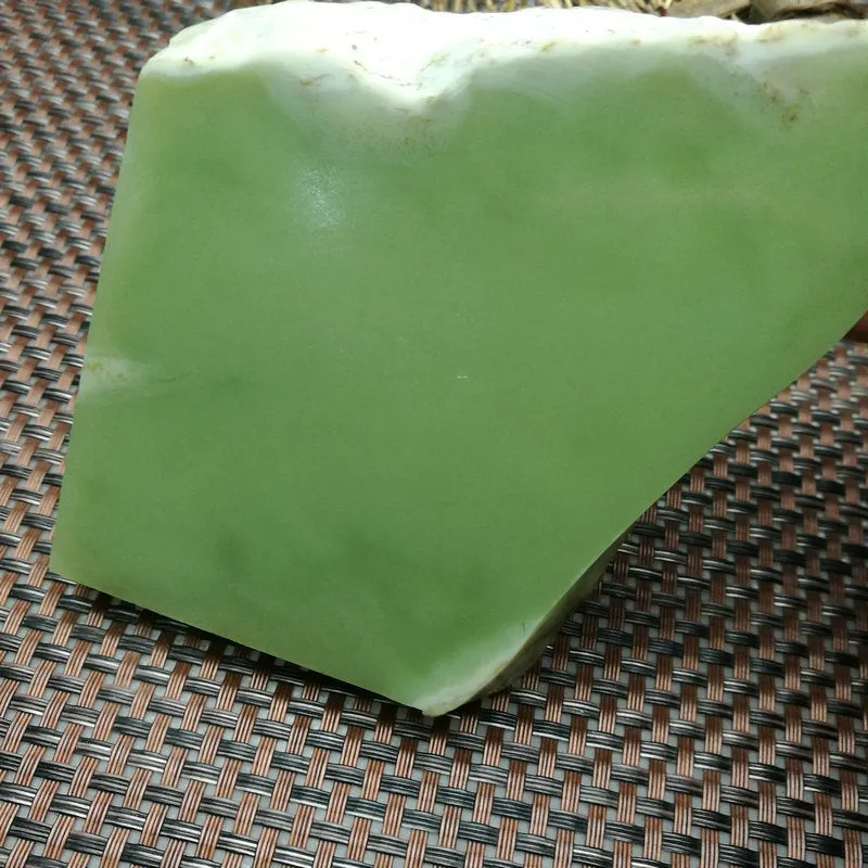 Natural Kunlun Jade Rough Nephrite Raw (11X7.5X1.5cm)