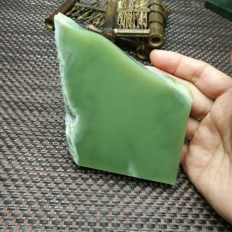 Natural Kunlun Jade Rough Nephrite Raw (11X7.5X1.5cm)