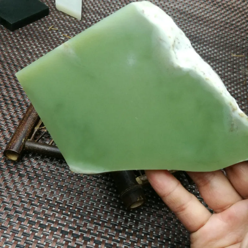 Natural Kunlun Jade Rough Nephrite Raw (11X7.5X1.5cm)