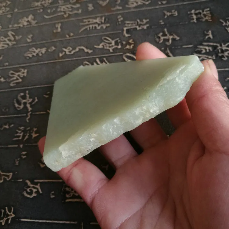 Natural Kunlun Jade Rough Nephrite Raw (129g, 9X8.5X0.8cm)