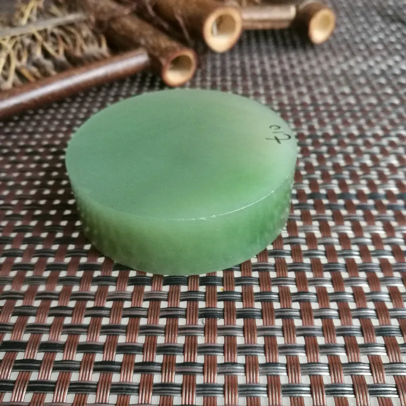 Natural Kunlun Jade Rough Nephrite Raw (135g, 5.7X1.7cm)