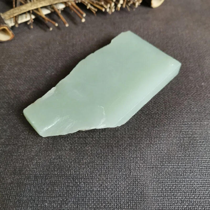 Natural Kunlun Jade Rough Nephrite Raw (214g, 9.5x4.7x1cm)