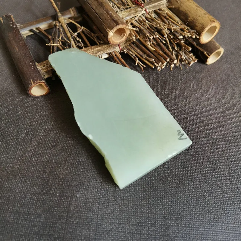 Natural Kunlun Jade Rough Nephrite Raw (214g, 9.5x4.7x1cm)