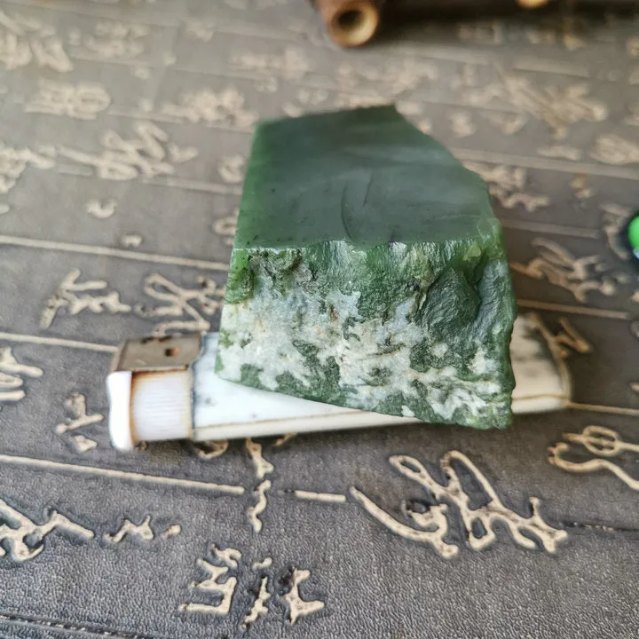 Natural Kunlun Jade Rough Nephrite Raw (232g, 6.8X3.5X2.8cm)