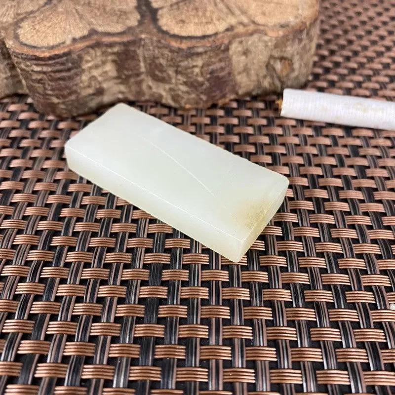 Natural Kunlun Jade Rough Nephrite Raw (24g,5.1X2.2X0.7cm)