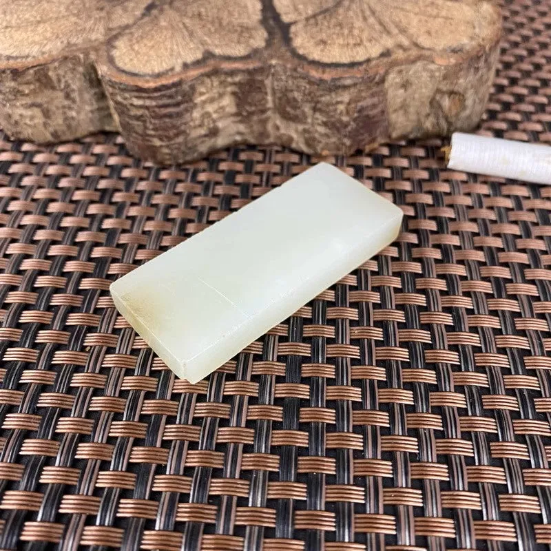 Natural Kunlun Jade Rough Nephrite Raw (24g,5.1X2.2X0.7cm)