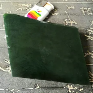 Natural Kunlun Jade Rough Nephrite Raw (282g, 8.5X6.5X3cm)