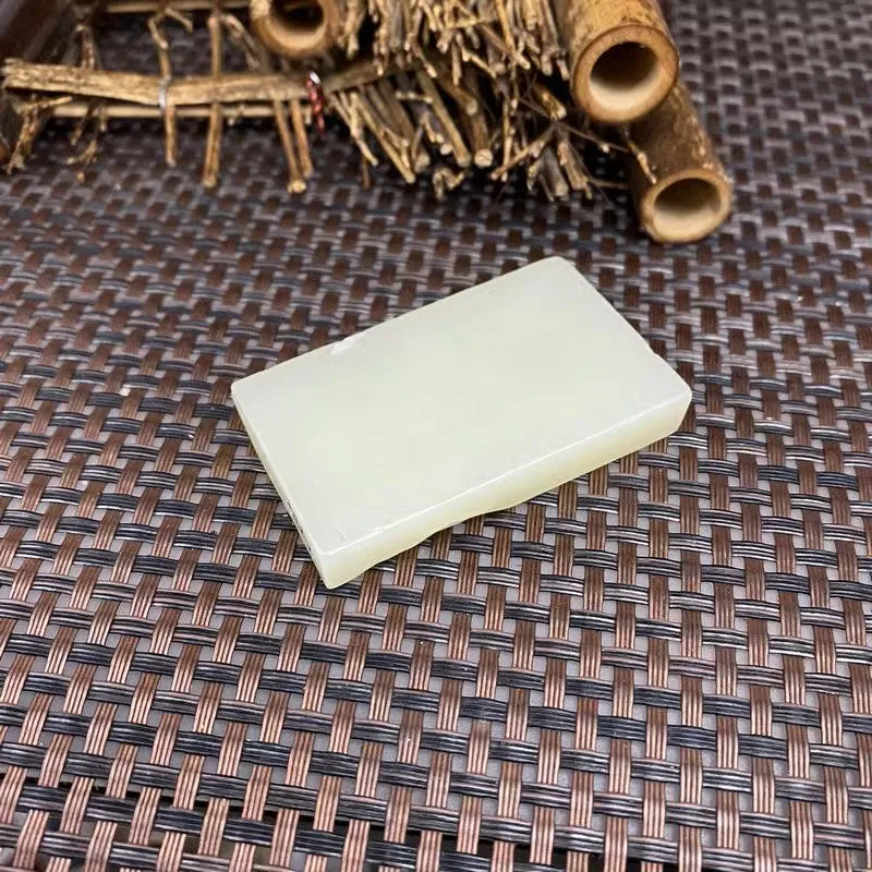 Natural Kunlun Jade Rough Nephrite Raw (42g,5.5X3.2X0.8cm)