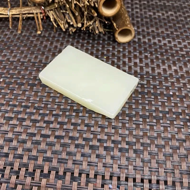 Natural Kunlun Jade Rough Nephrite Raw (42g,5.5X3.2X0.8cm)