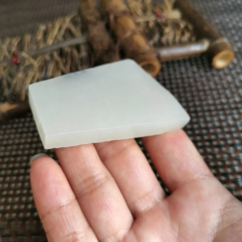 Natural Kunlun Jade Rough Nephrite Raw (50g, 5.5X4X0.9cm)